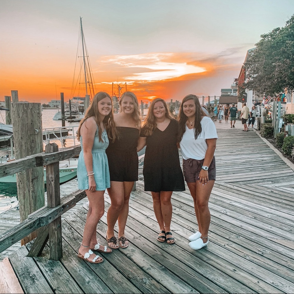 Meet your Posher, Katelyn